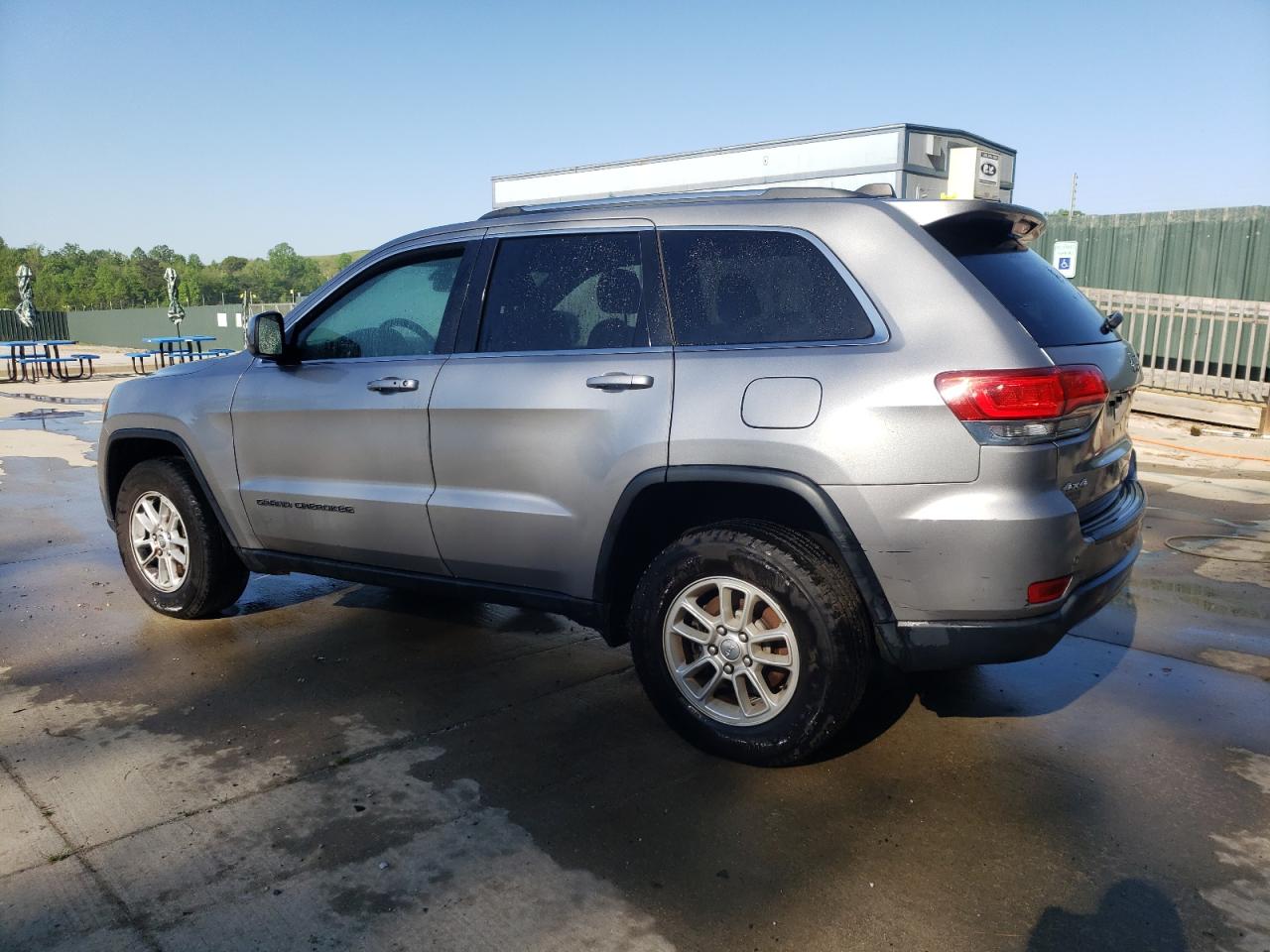 1C4RJFAG6JC127127 2018 Jeep Grand Cherokee Laredo