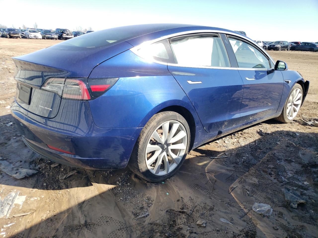 5YJ3E1EB3JF088236 2018 Tesla Model 3