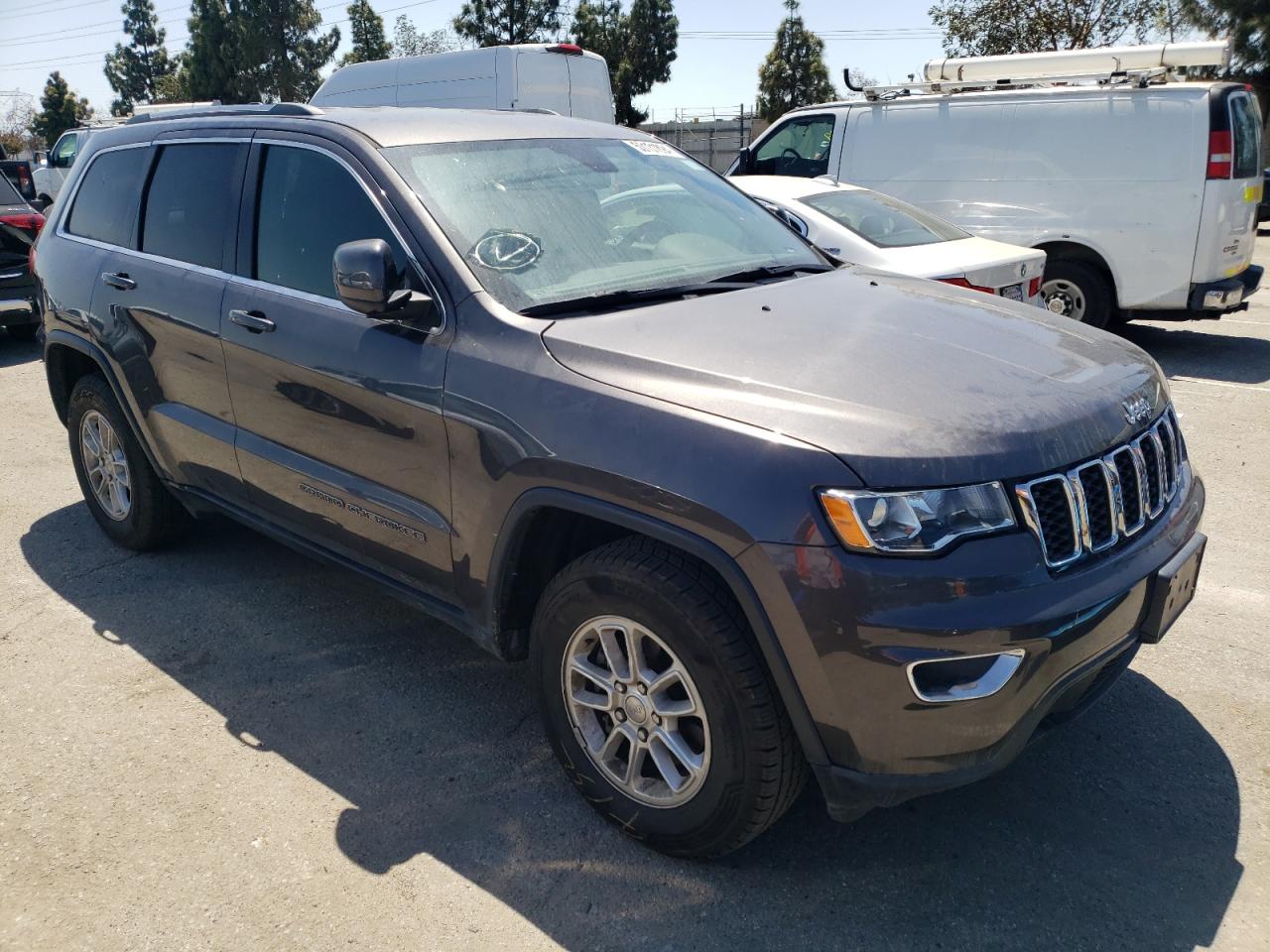 1C4RJEAGXKC690158 2019 Jeep Grand Cherokee Laredo