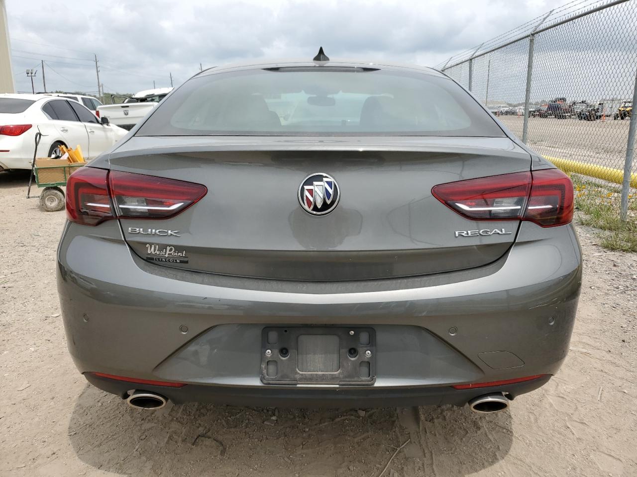 W04GM6SX9J1066455 2018 Buick Regal Preferred Ii