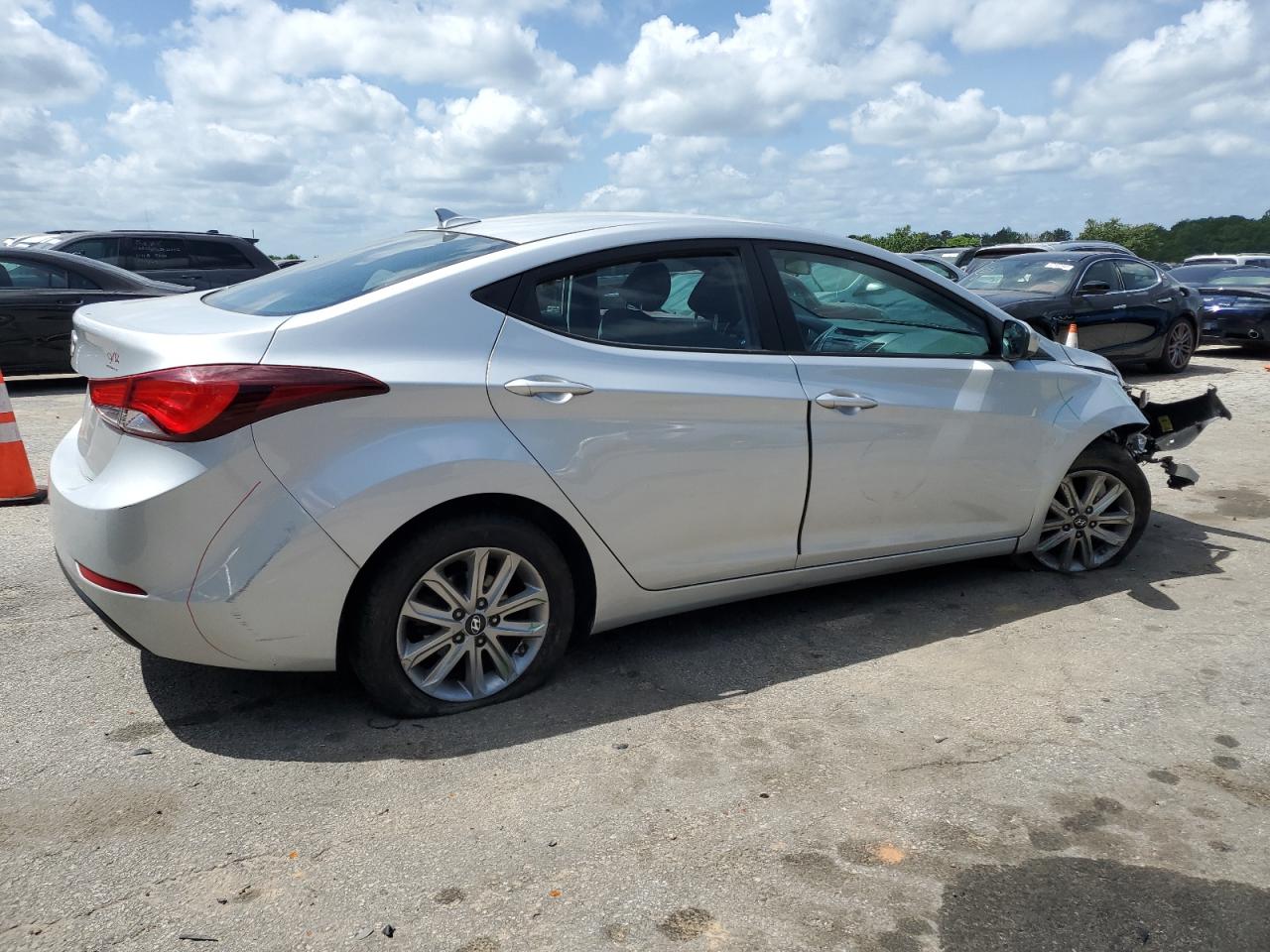 5NPDH4AE6FH616566 2015 Hyundai Elantra Se