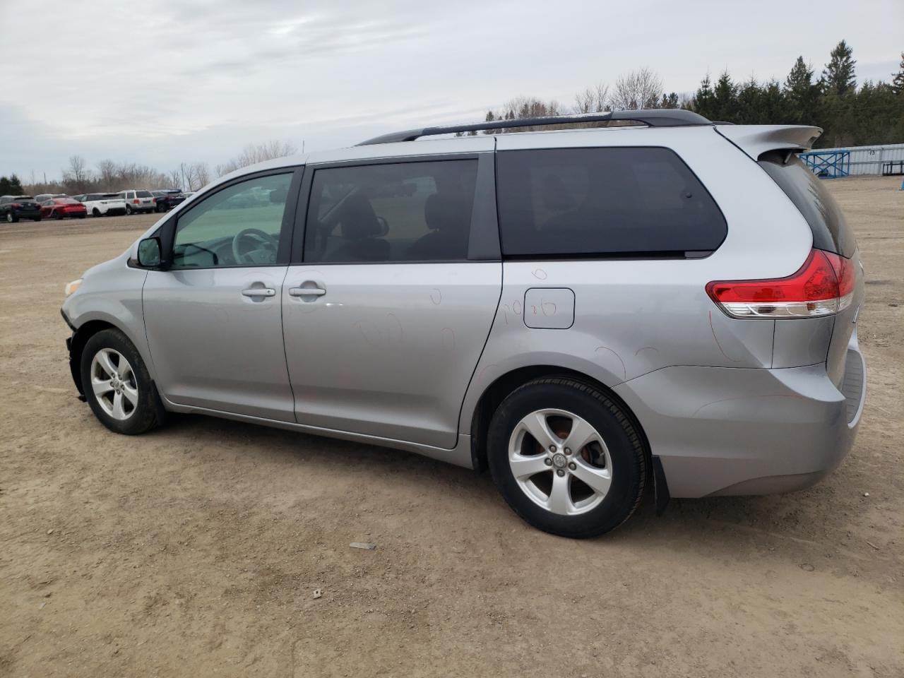 5TDKK3DCXBS109266 2011 Toyota Sienna Le