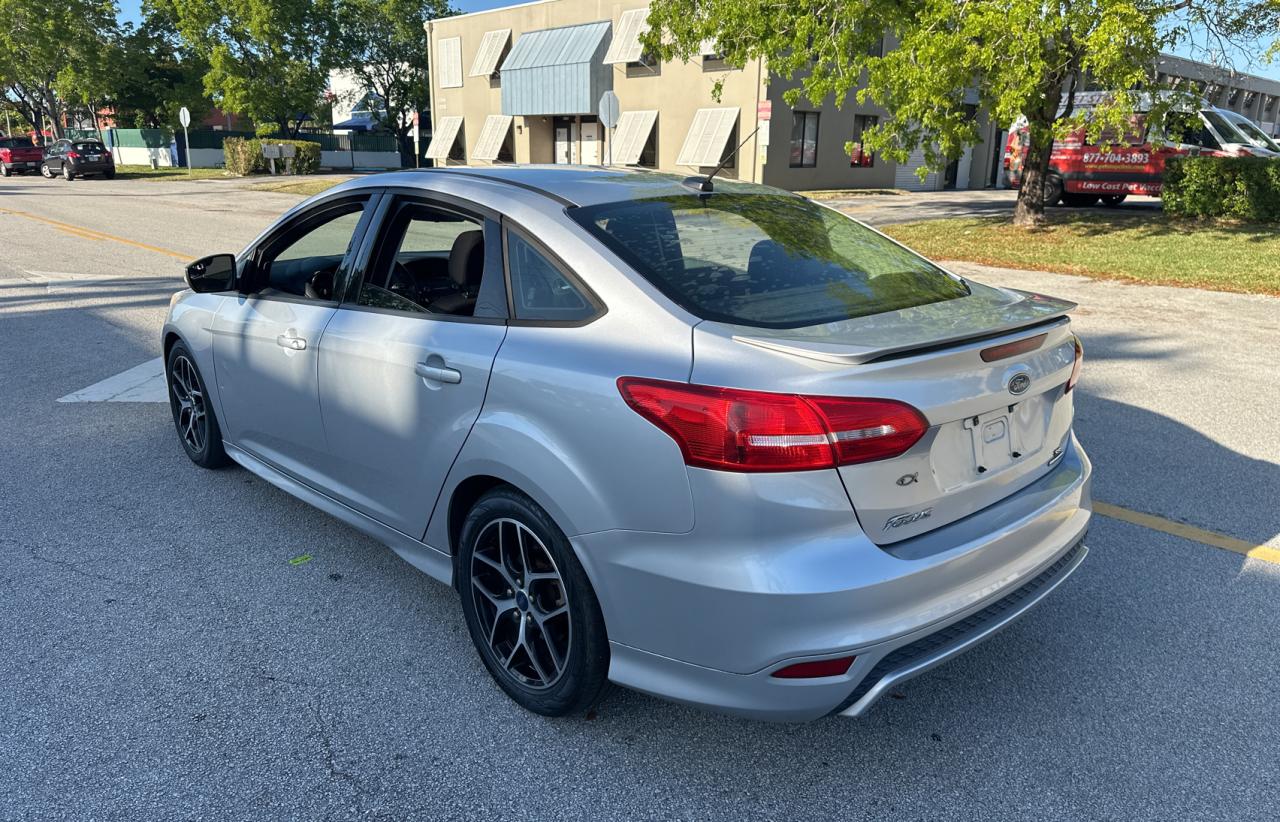 2015 Ford Focus Se vin: 1FADP3F23FL339064