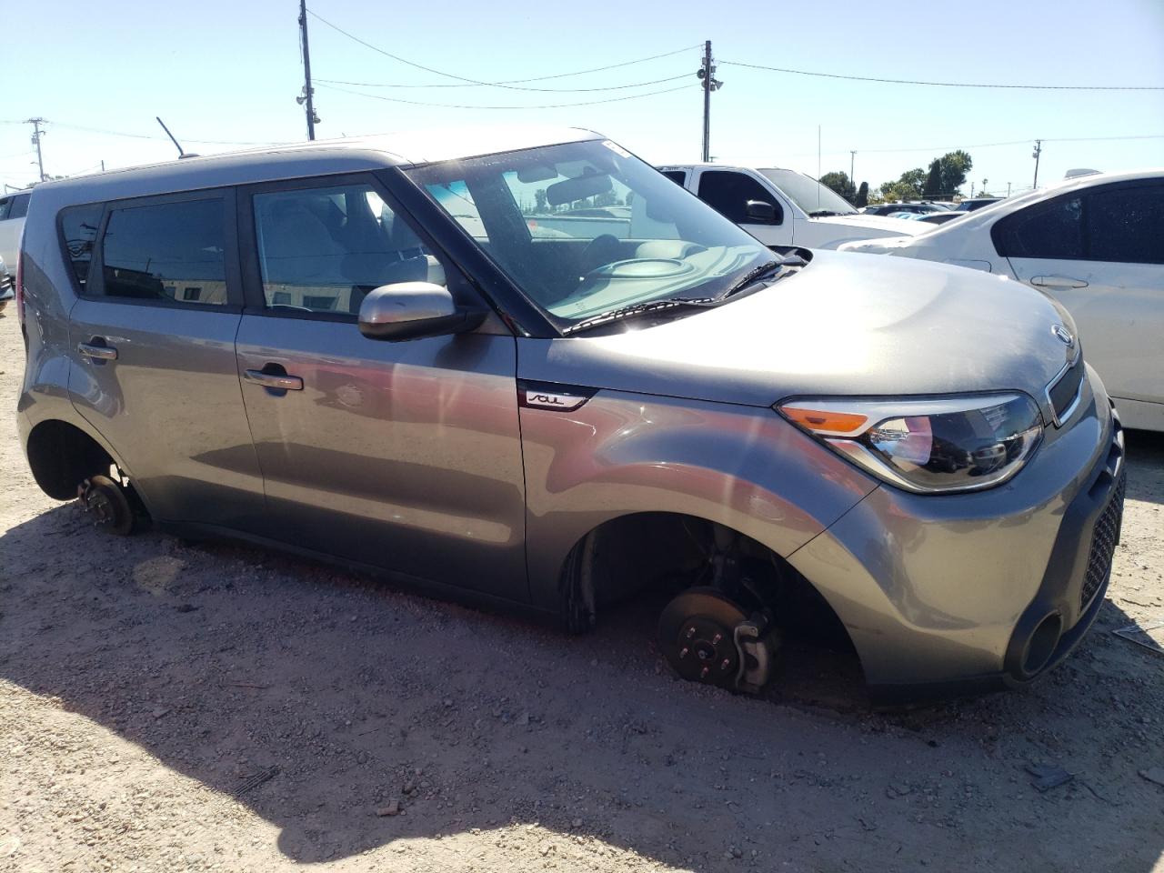 KNDJN2A22G7375827 2016 Kia Soul
