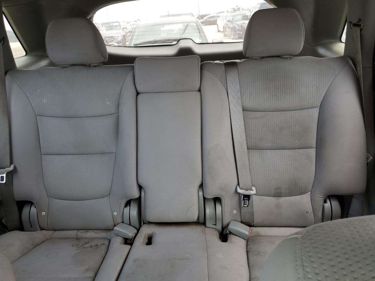 5XYKT3A12BG088717 2011 Kia Sorento Base