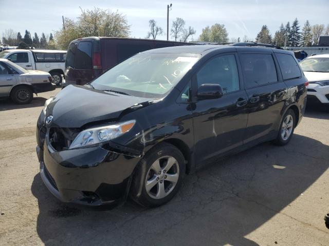 Lot #2490008683 2014 TOYOTA SIENNA LE salvage car