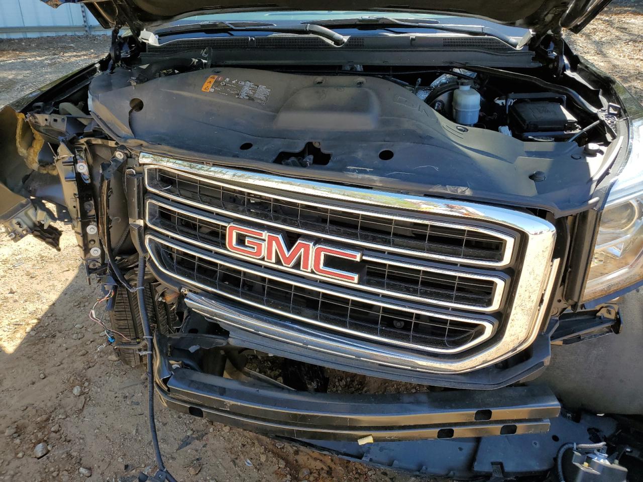 2018 GMC Yukon Slt vin: 1GKS1BKC2JR202638