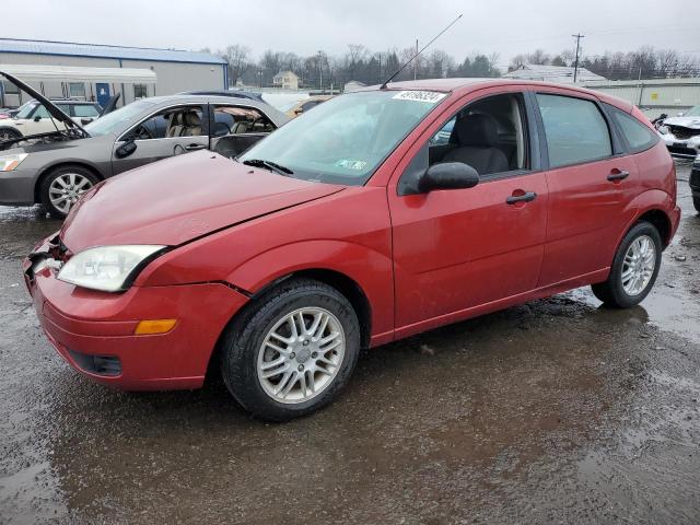 Lot #2459770110 2005 FORD FOCUS ZX5 salvage car