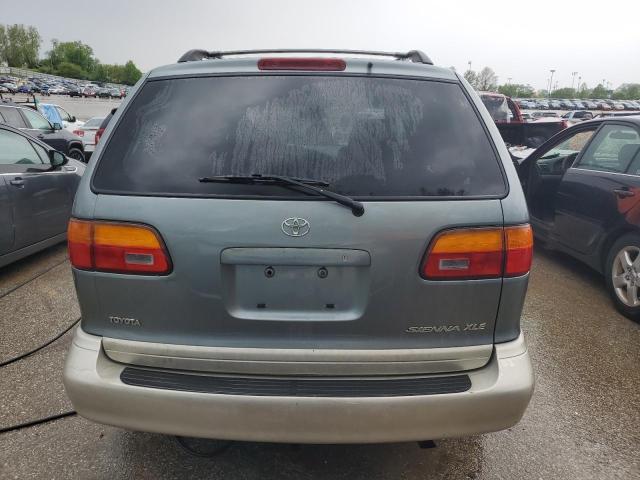 1998 Toyota Sienna Le VIN: 4T3ZF13C1WU018741 Lot: 52005634