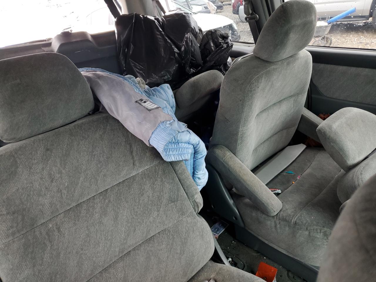 2HKRL1873YH530130 2000 Honda Odyssey Ex