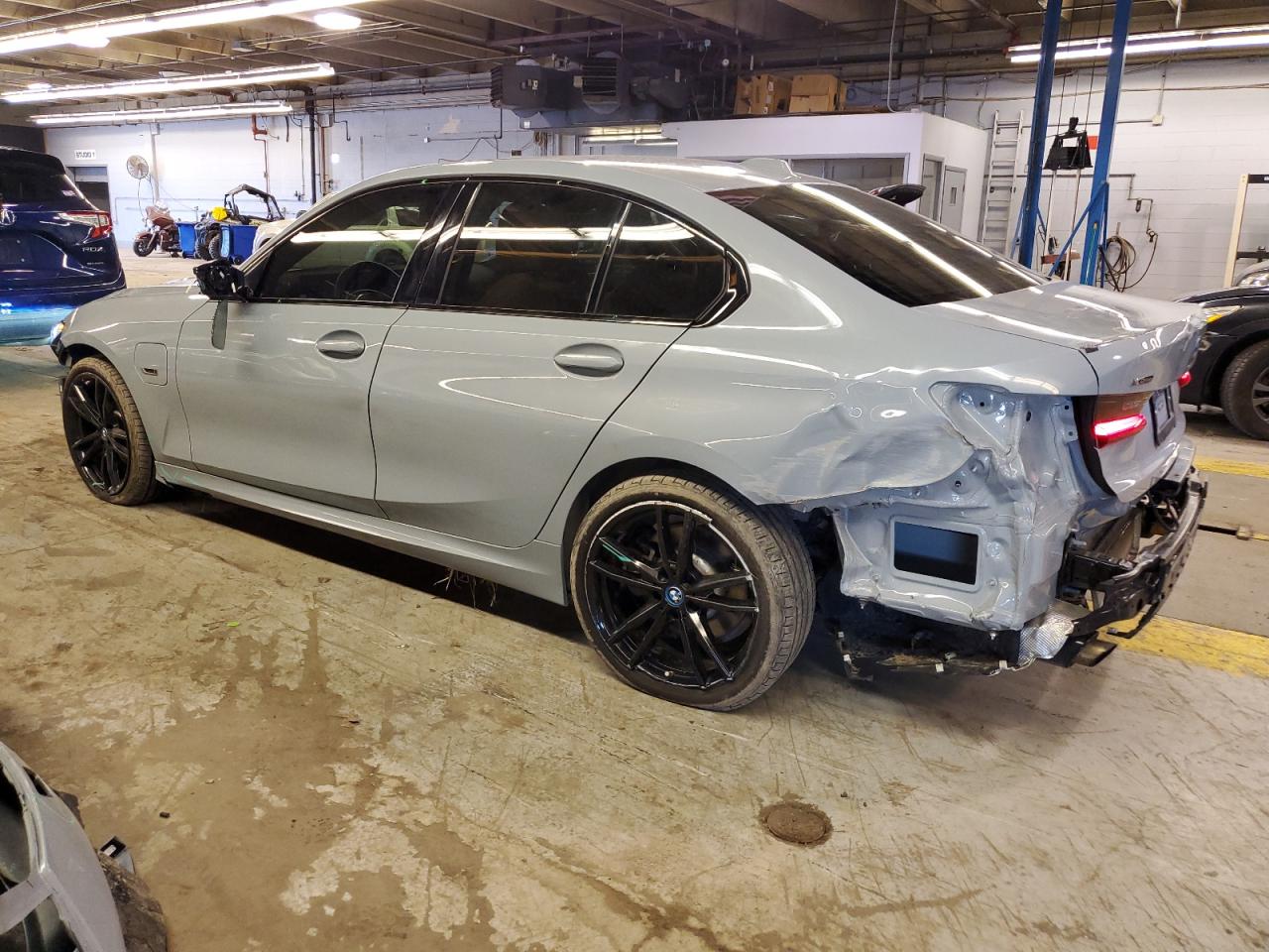 3MW39FS0XP8C89663 2023 BMW 330Xe