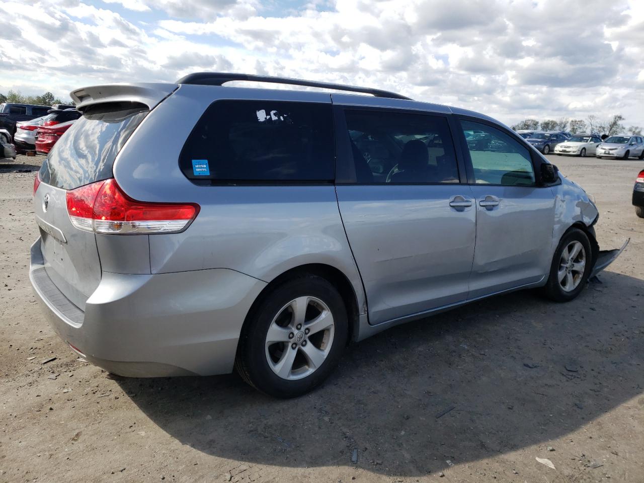 5TDKK3DC0BS165863 2011 Toyota Sienna Le