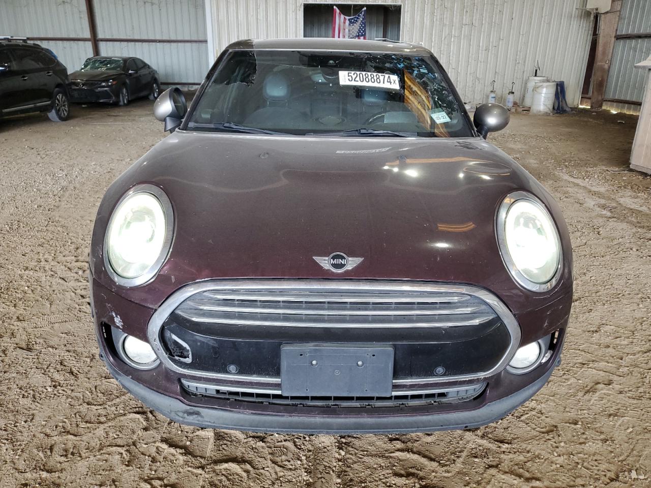 2016 Mini Cooper Clubman vin: WMWLN5C56G2B34819