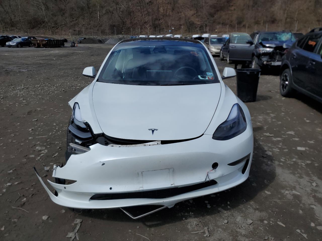 2022 Tesla Model 3 vin: 5YJ3E1EB8NF335014