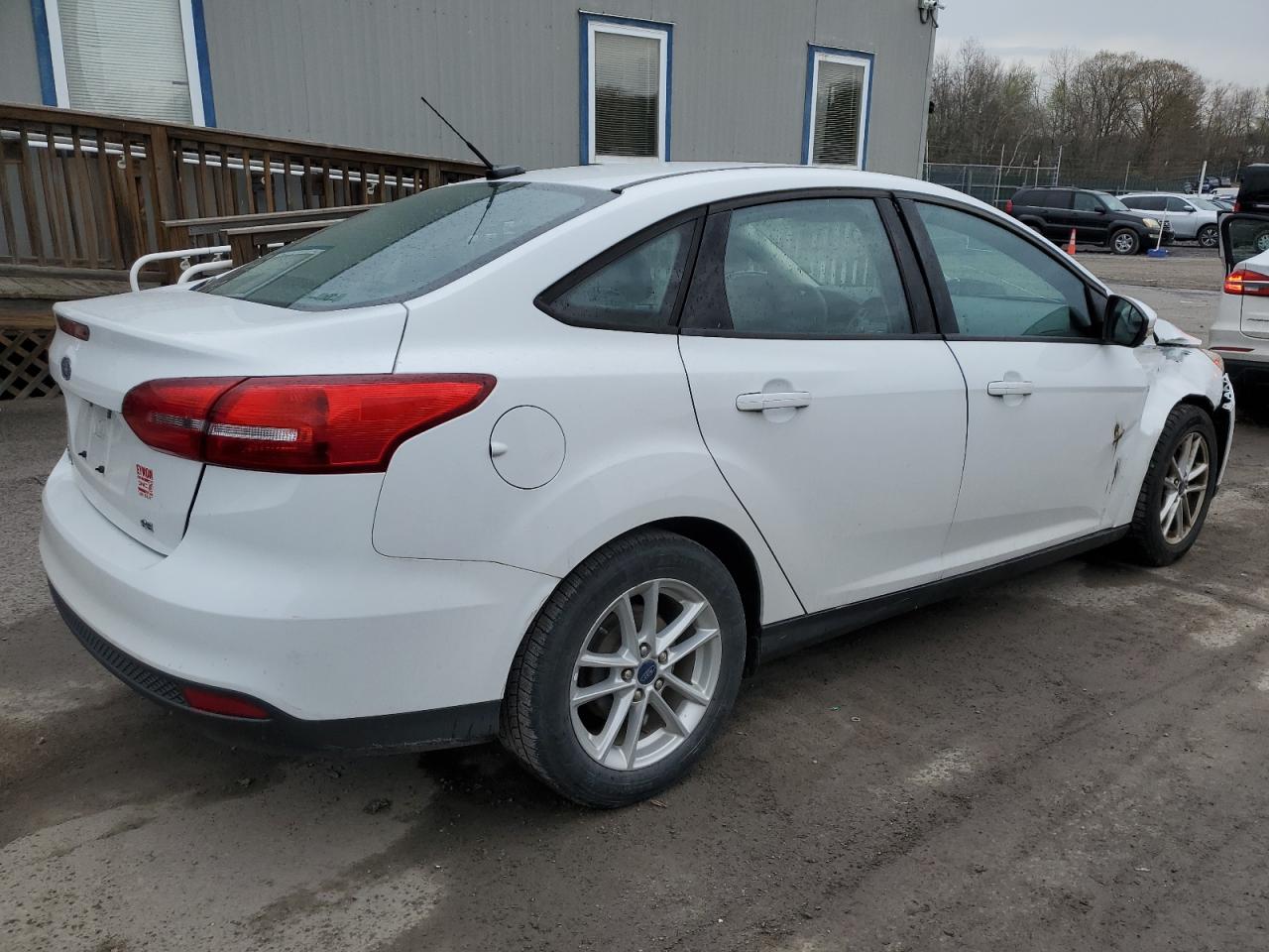 1FADP3F2XFL206592 2015 Ford Focus Se