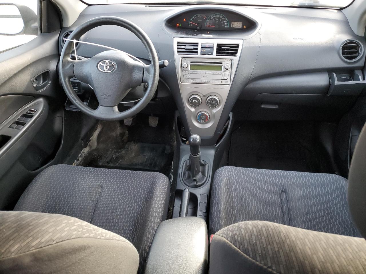 JTDBT923891338717 2009 Toyota Yaris