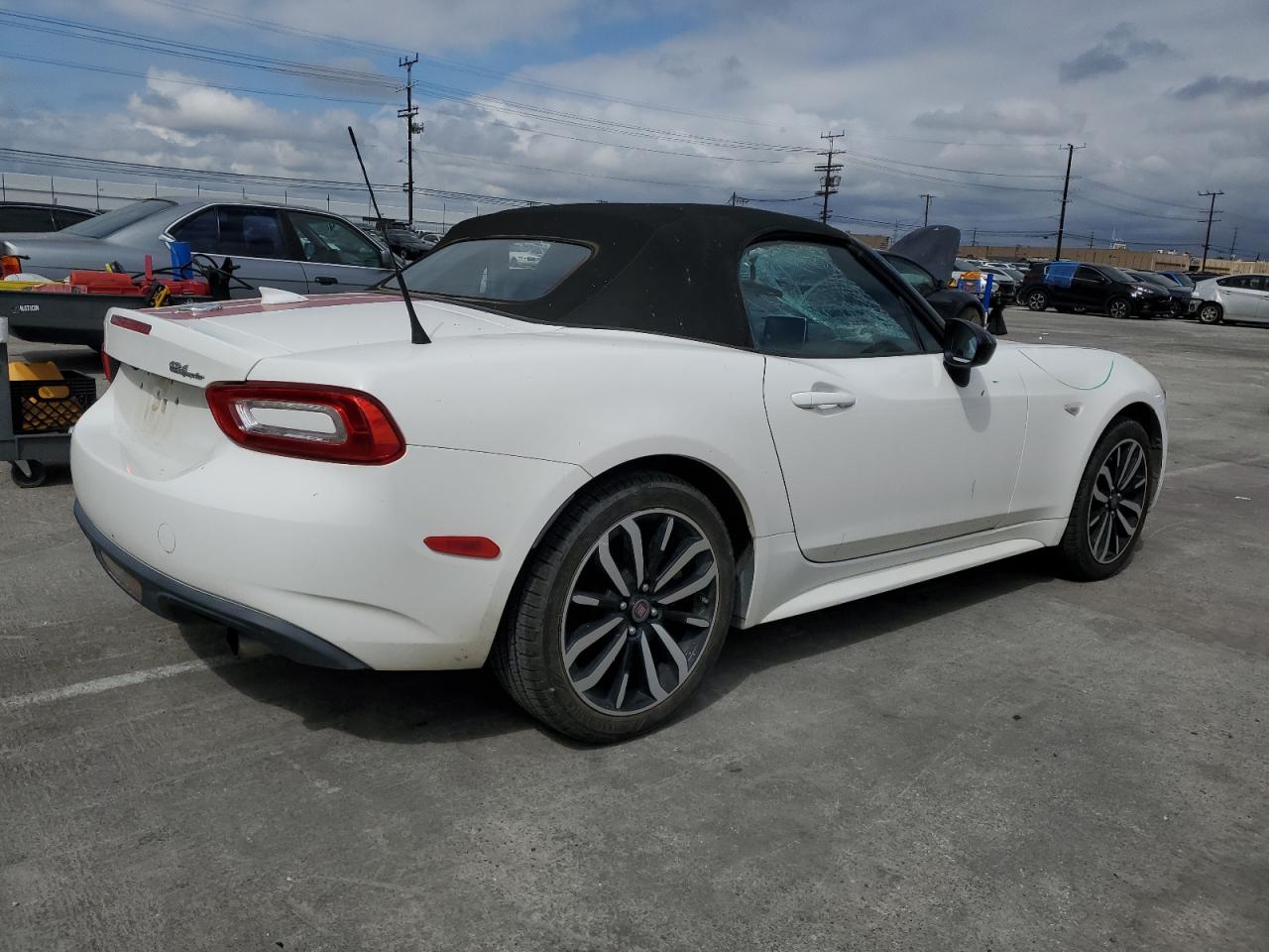 2019 Fiat 124 Spider Classica vin: JC1NFAEK4K0143151