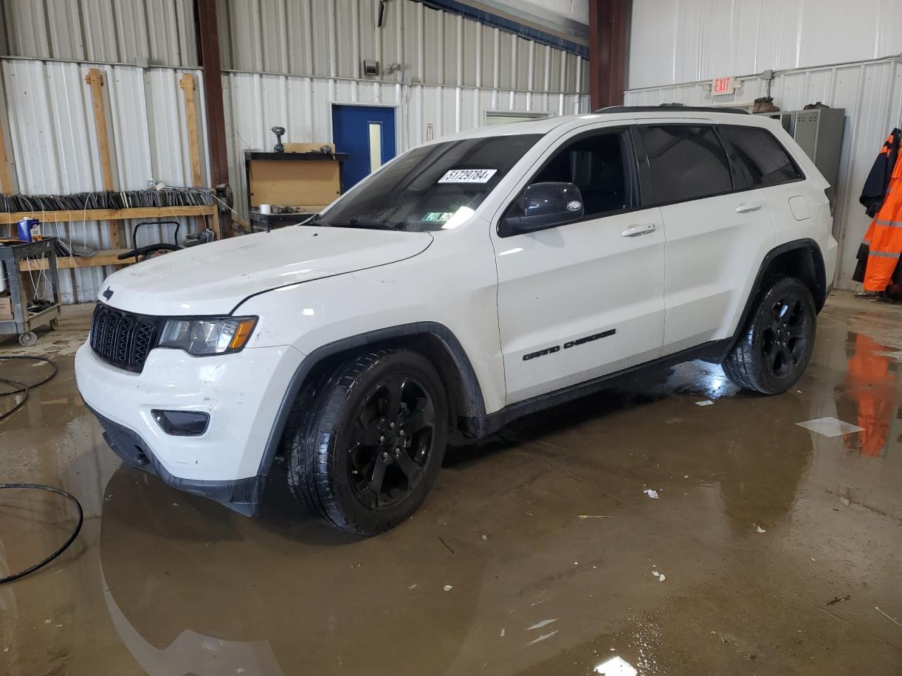 1C4RJFAG6JC503177 2018 Jeep Grand Cherokee Laredo