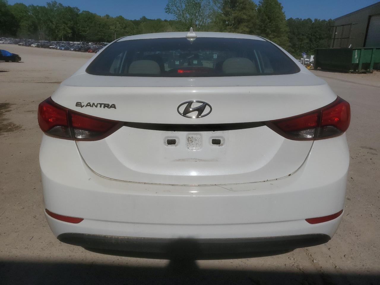 5NPDH4AE9GH655332 2016 Hyundai Elantra Se