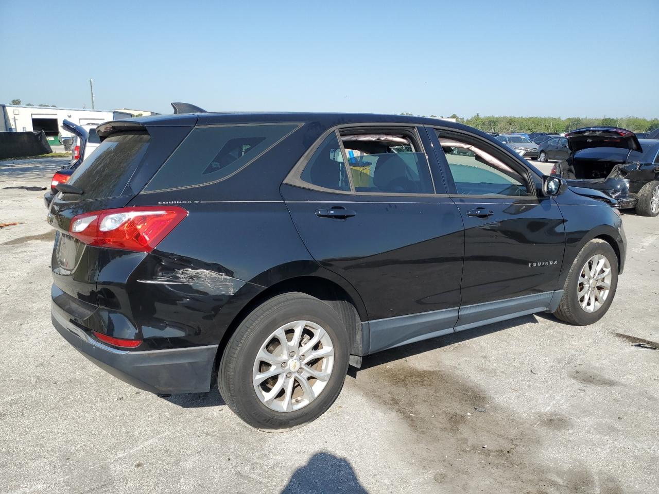 2GNAXHEV1J6328322 2018 Chevrolet Equinox Ls