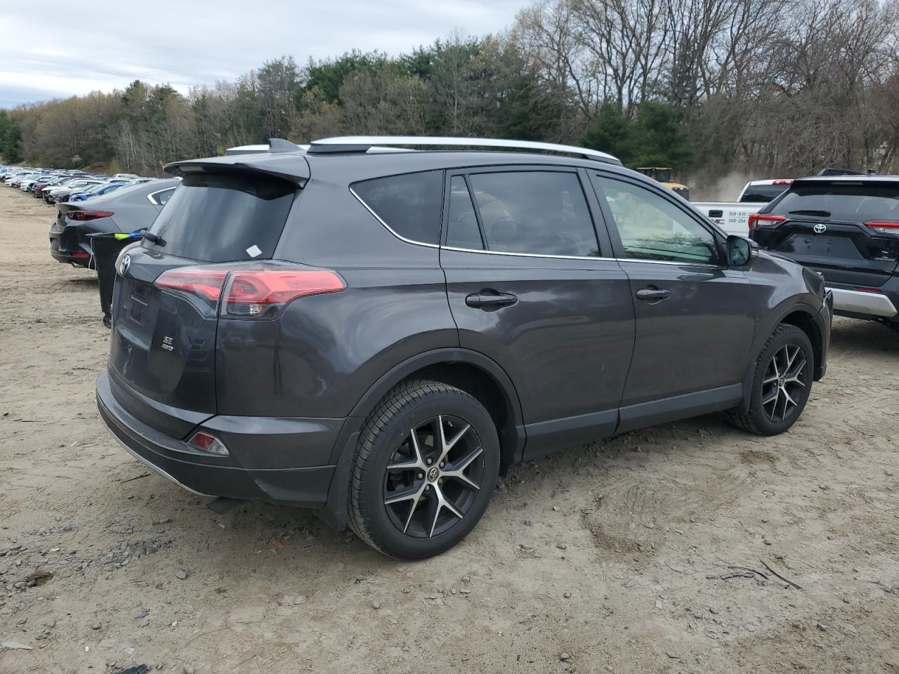 JTMJFREV3GJ063058 2016 Toyota Rav4 Se