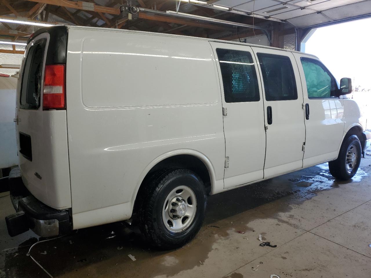 1GCWGAFG5J1903661 2018 Chevrolet Express G2500