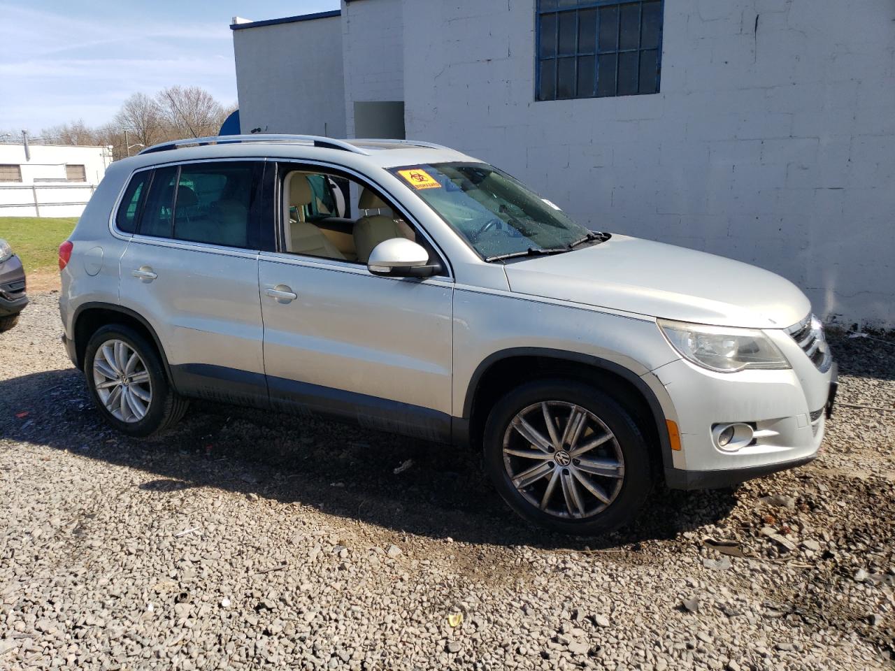 WVGAV7AX1BW562057 2011 Volkswagen Tiguan S