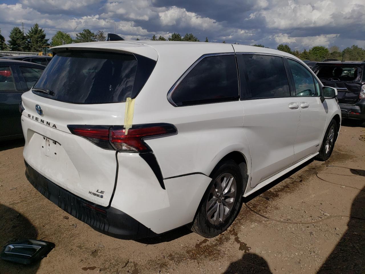 5TDKRKEC5MS046875 2021 Toyota Sienna Le