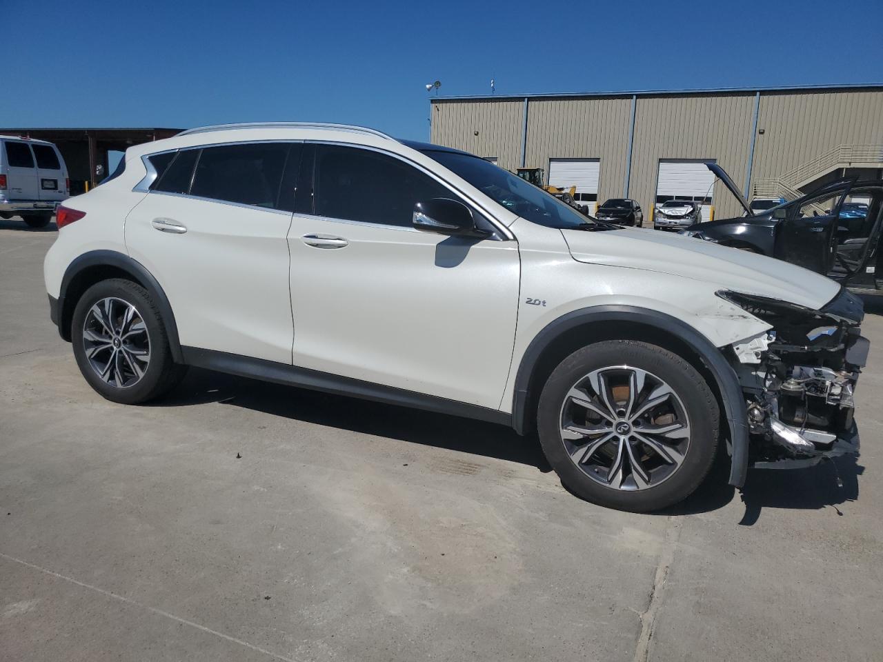 SJKCH5CR4HA030215 2017 Infiniti Qx30 Base