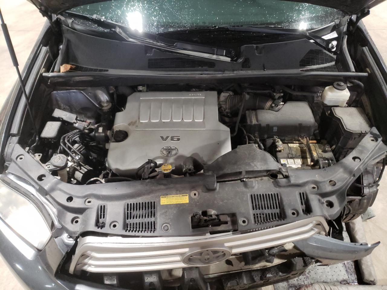 5TDJK3EH3AS012821 2010 Toyota Highlander Se