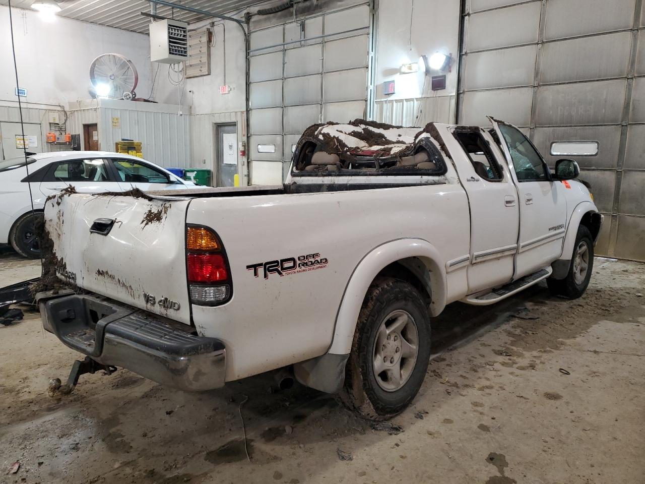 5TBBT4810YS084469 2000 Toyota Tundra Access Cab Limited