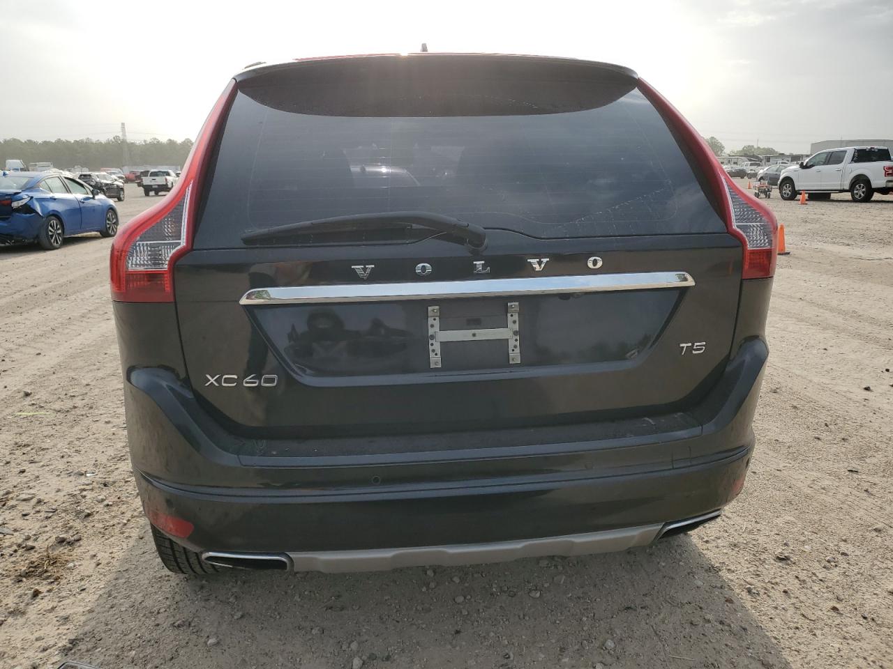 YV440MDJ9H2105760 2017 Volvo Xc60 T5