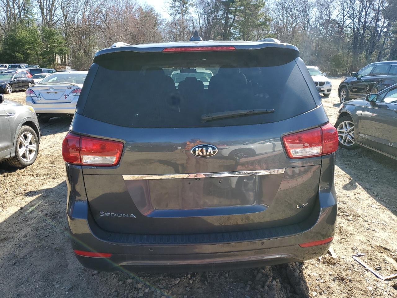 KNDMB5C13G6083217 2016 Kia Sedona Lx