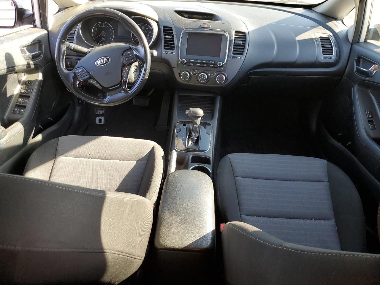 3KPFL4A76JE247620 2018 Kia Forte Lx