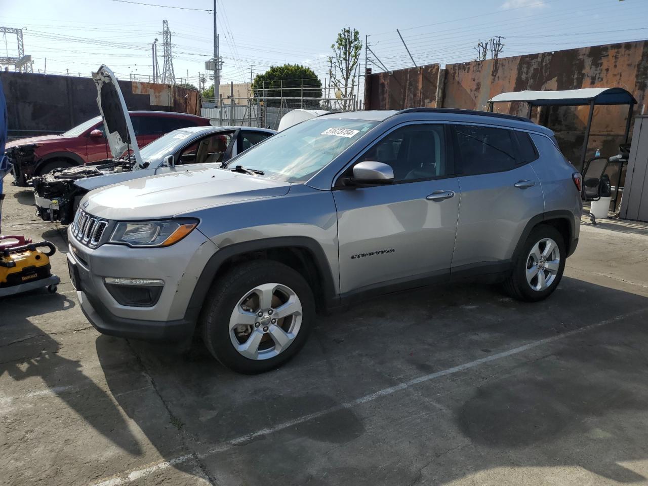 3C4NJCBB6KT750009 2019 Jeep Compass Latitude