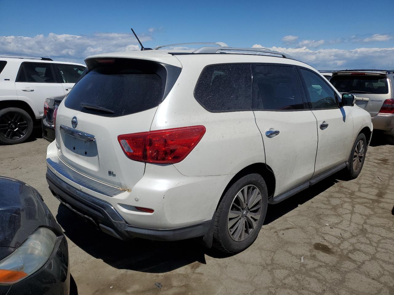 5N1DR2MN0HC620121 2017 Nissan Pathfinder S