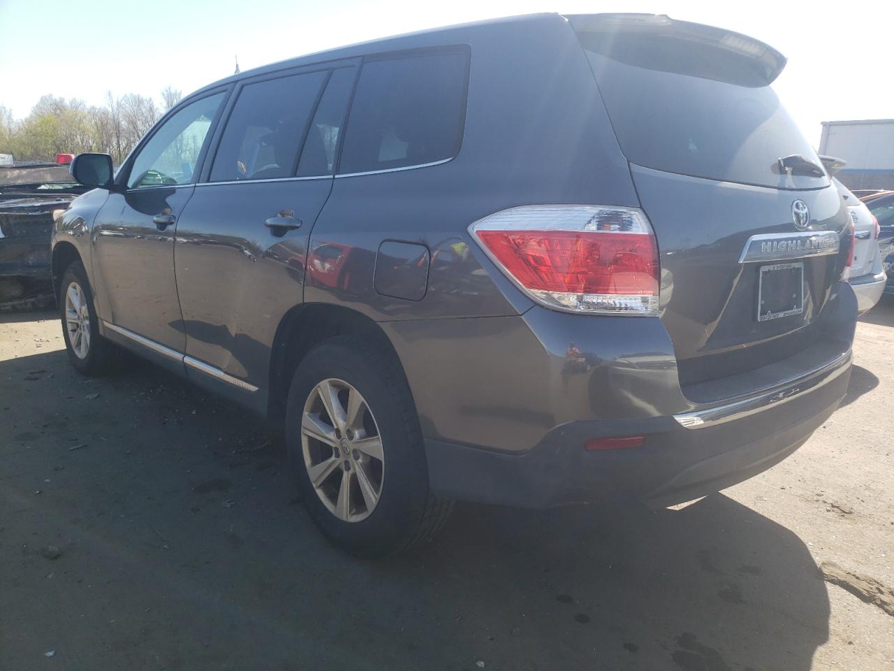 5TDBK3EH5BS048483 2011 Toyota Highlander Base