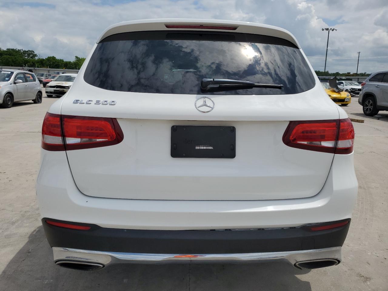 WDC0G4JB3JV016372 2018 Mercedes-Benz Glc 300