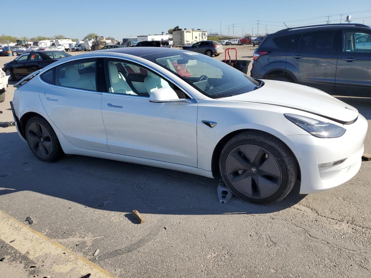 2018 Tesla Model 3 vin: 5YJ3E1EB6JF122282