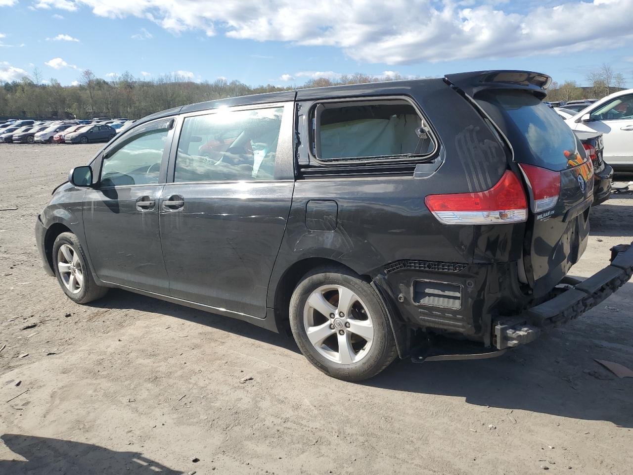 5TDZK3DCXDS308142 2013 Toyota Sienna