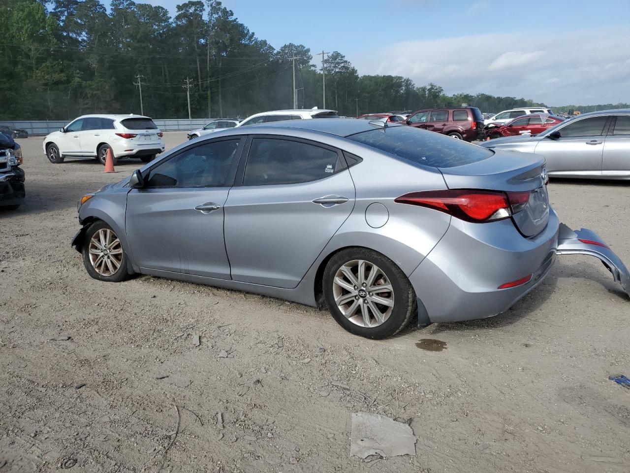 5NPDH4AE2GH753330 2016 Hyundai Elantra Se