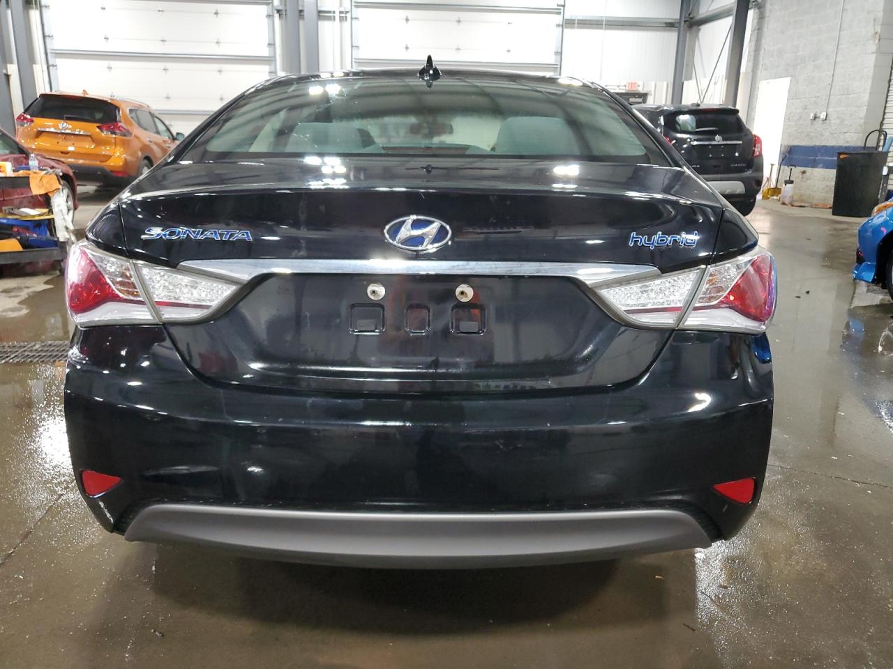 2015 Hyundai Sonata Hybrid vin: KMHEC4A40FA120305