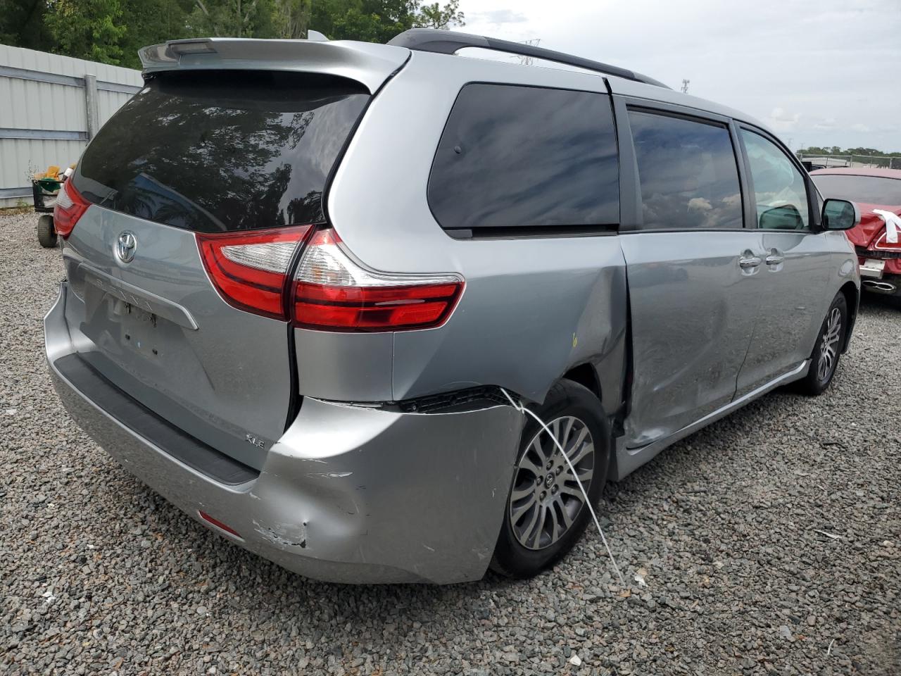 2019 Toyota Sienna Xle vin: 5TDYZ3DC6KS012670