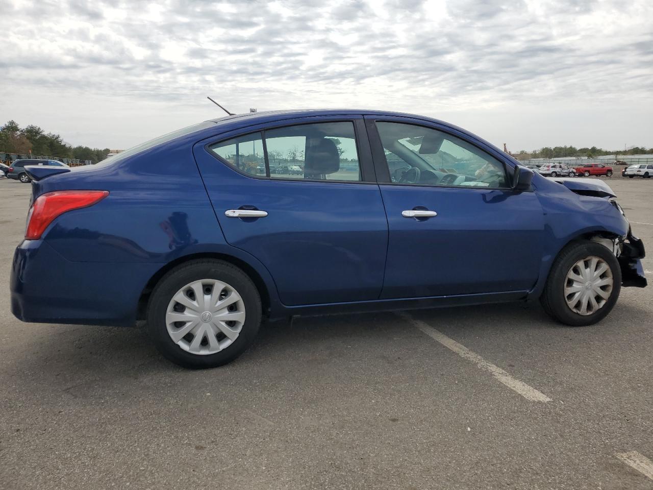 3N1CN7AP5JL878291 2018 Nissan Versa S