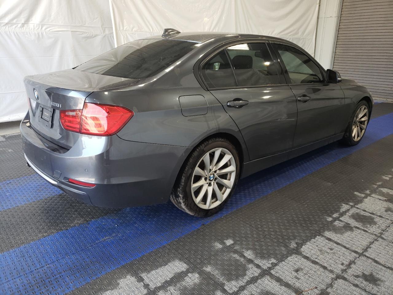 2012 BMW 328 I vin: WBA3A5G54CNP17952