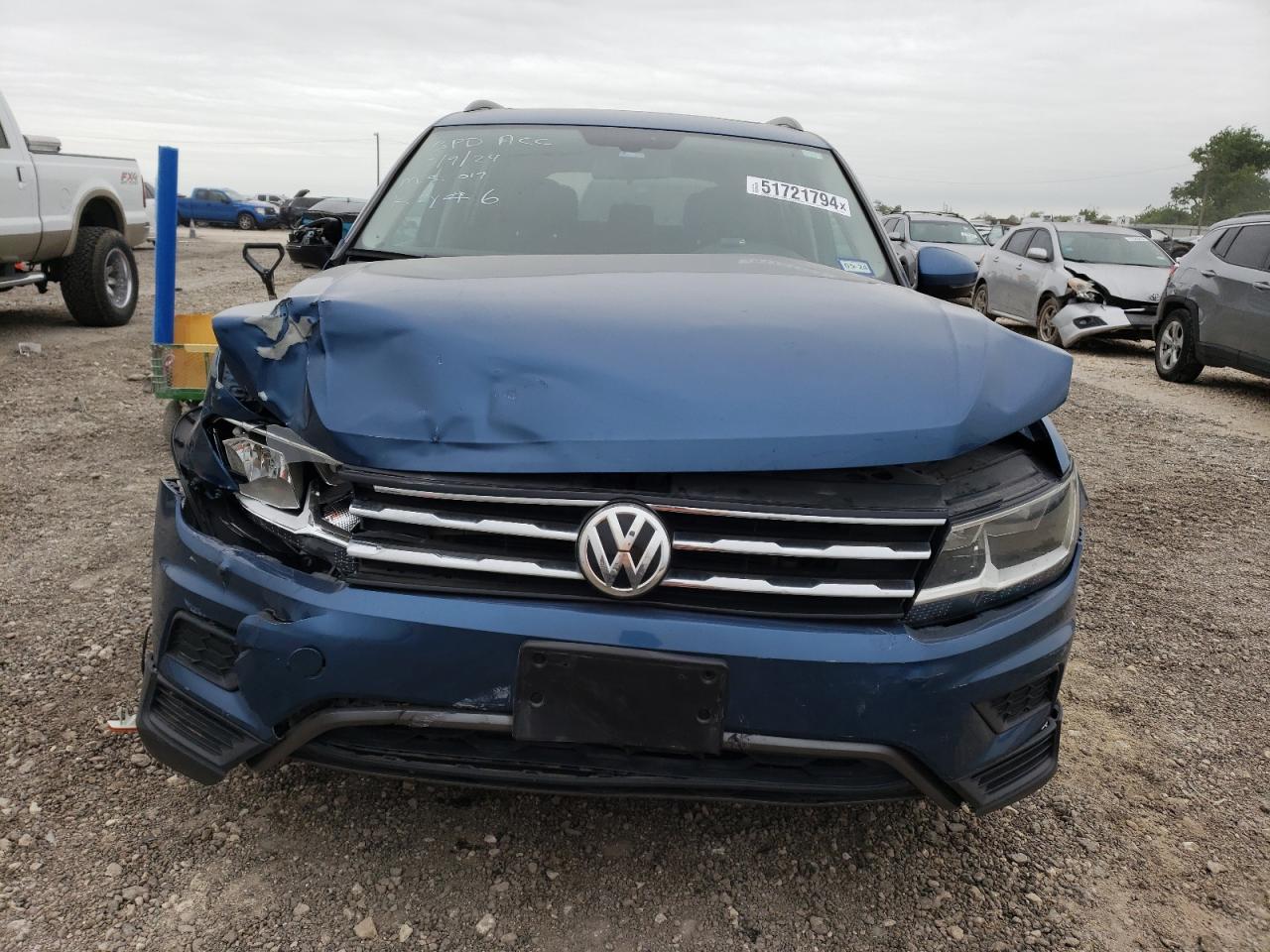 3VV3B7AX6JM163814 2018 Volkswagen Tiguan Se