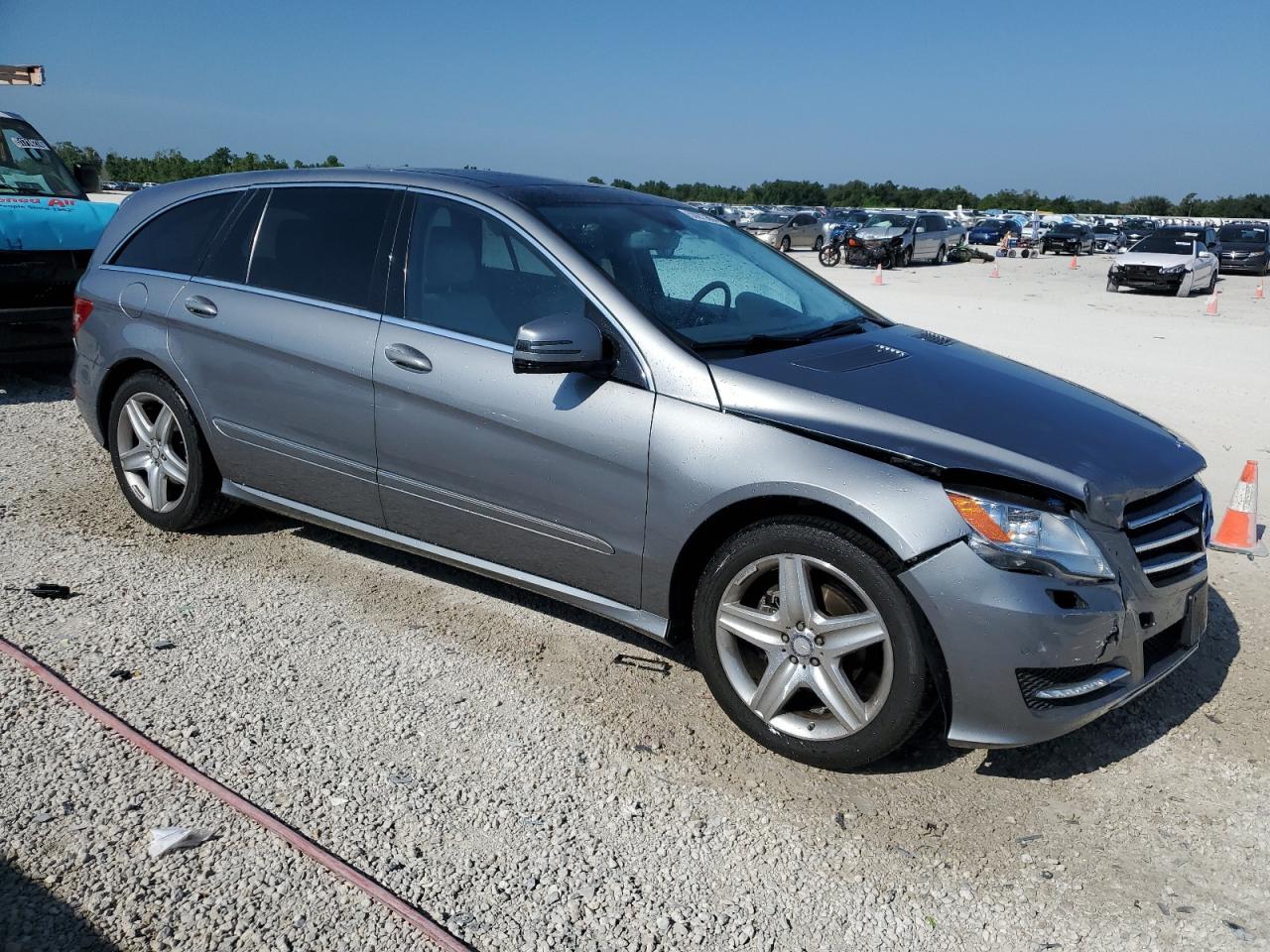 4JGCB6FE3BA118646 2011 Mercedes-Benz R 350 4Matic