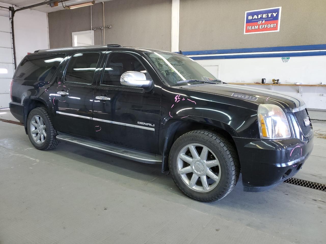 1GKS2MEF6BR165223 2011 GMC Yukon Xl Denali