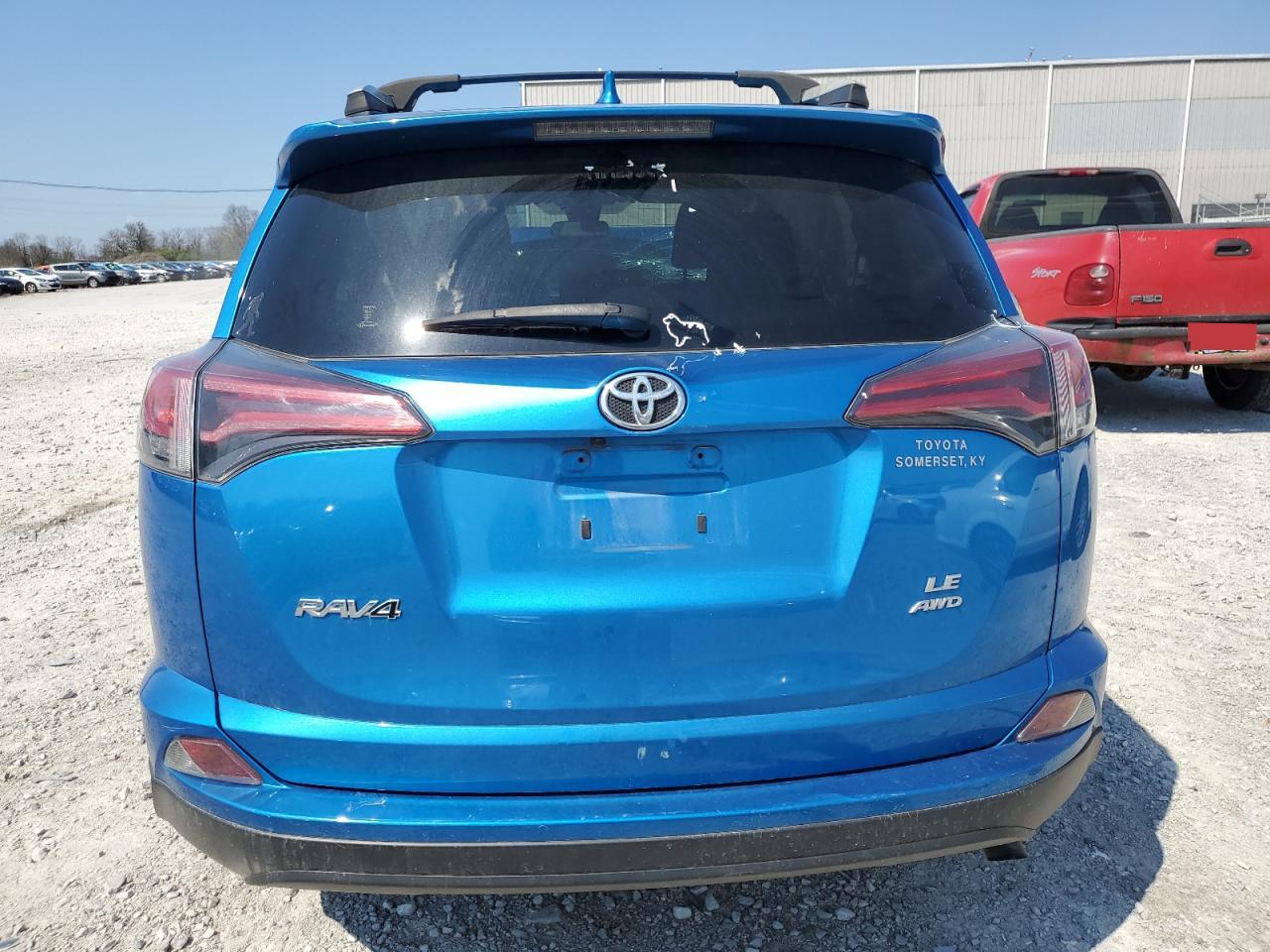 2017 Toyota Rav4 Le vin: JTMBFREV8HJ711886