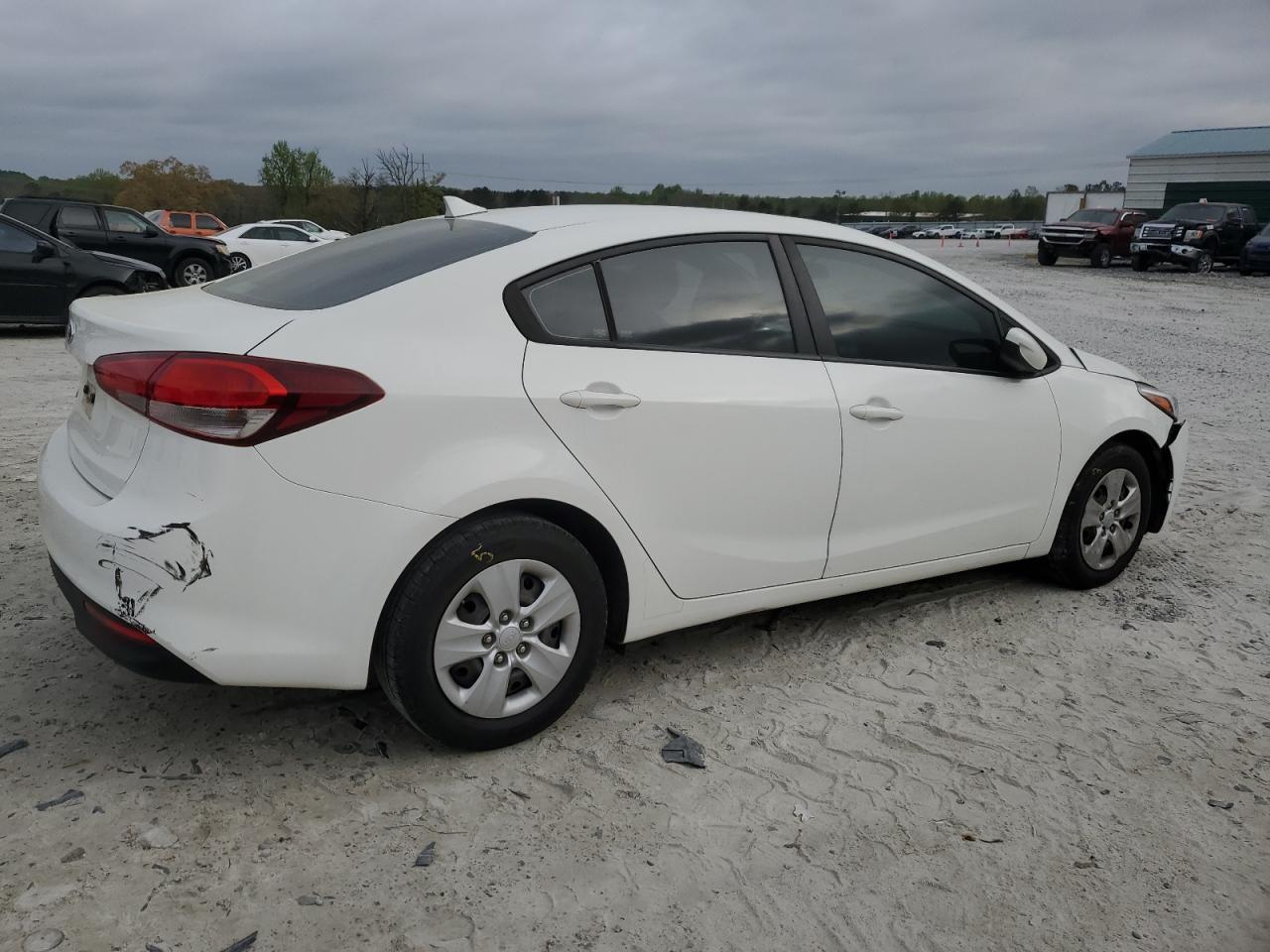 2017 Kia Forte Lx vin: 3KPFK4A74HE122807